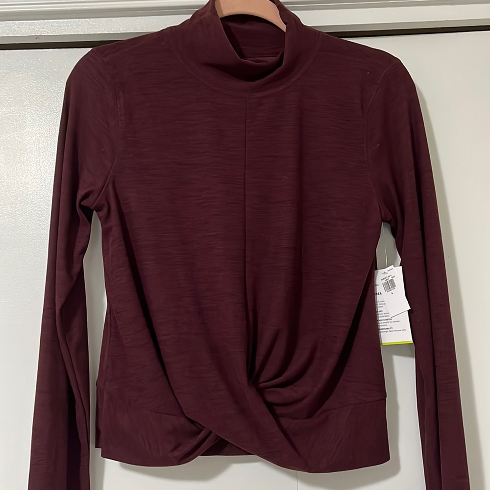 Relaxed Breathe ON Twist-Hem Cropped Top for Women